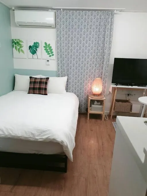 A4 Hongdae House 공항철도 마포 단독사용 홍대입구역4번출구 Villa Seoul 0*,  South Korea