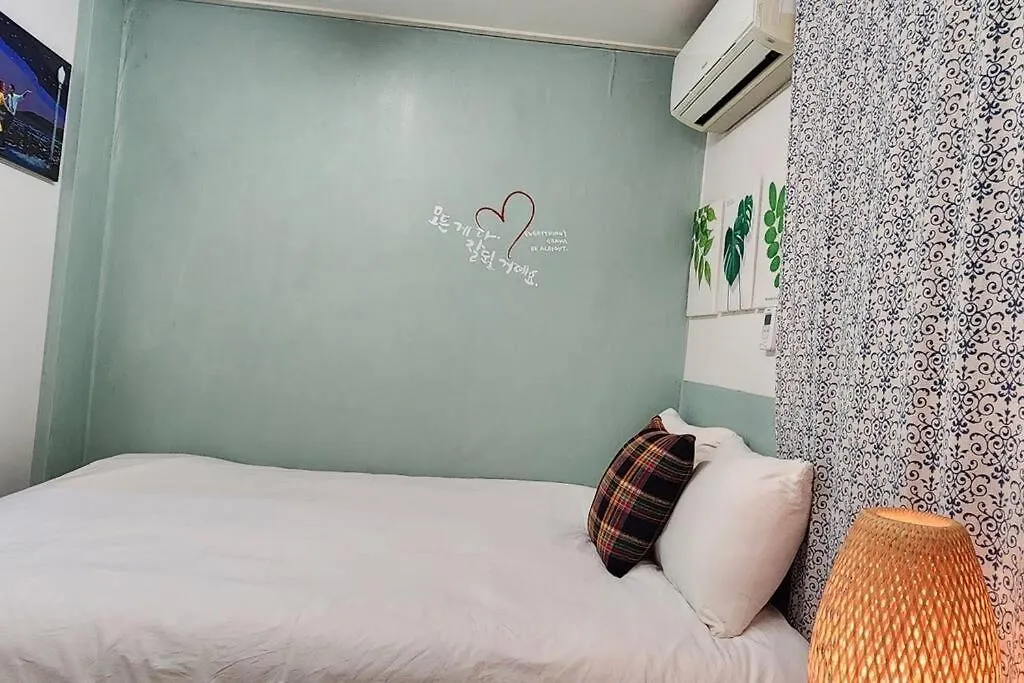 A4 Hongdae House 공항철도 마포 단독사용 홍대입구역4번출구 Villa Seoul 0*,  South Korea